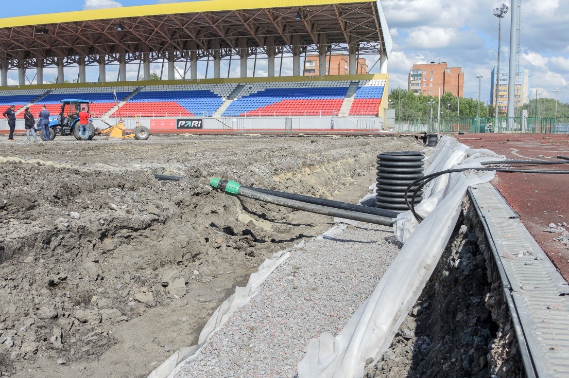 Ремонт регбийного поля в Пензе отстает от графика из-за дождей