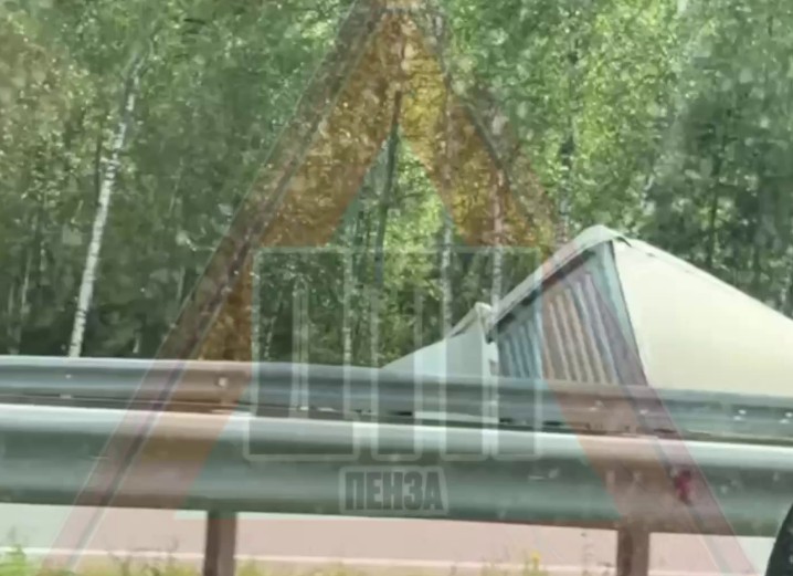 Фура слетела с трассы М5 "Урал" в Пензенской области