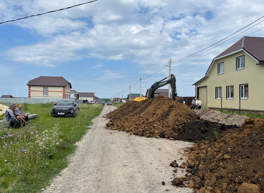 В Кузнецке прокладывают водопровод в микрорайоне «Взлетный»