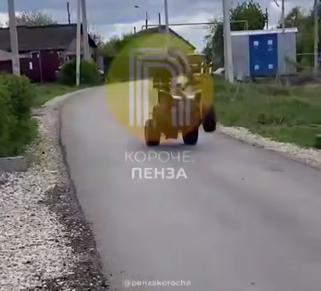 «Встают на козла»: подростки в Пензе устроили опасные гонки на мотоциклах