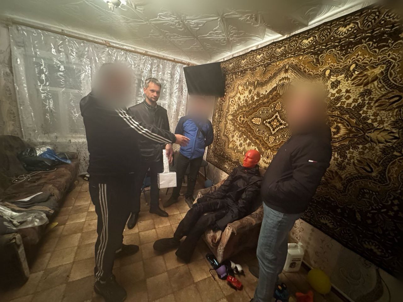 Бил киянкой по голове: жителя Кузнецка обвиняют в убийстве знакомого