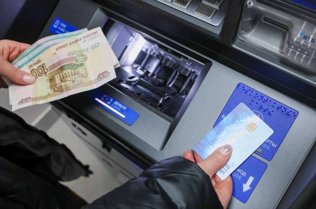 Клиенты ВТБ оформили социальные выплаты на 129 млрд рублей через мобильный банк