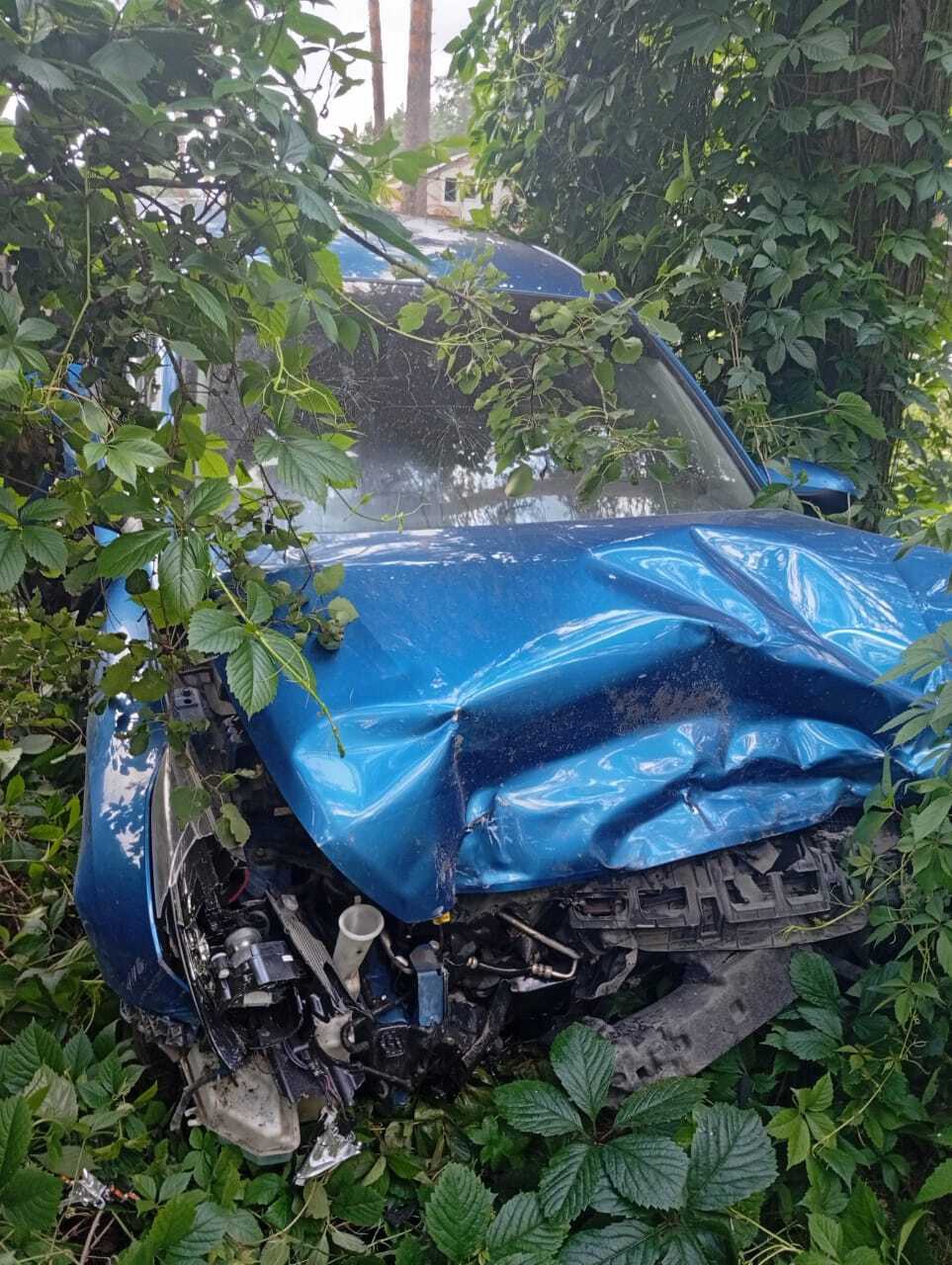 Появились новые фото с места ДТП между Чаадаевкой и Кузнецком-12