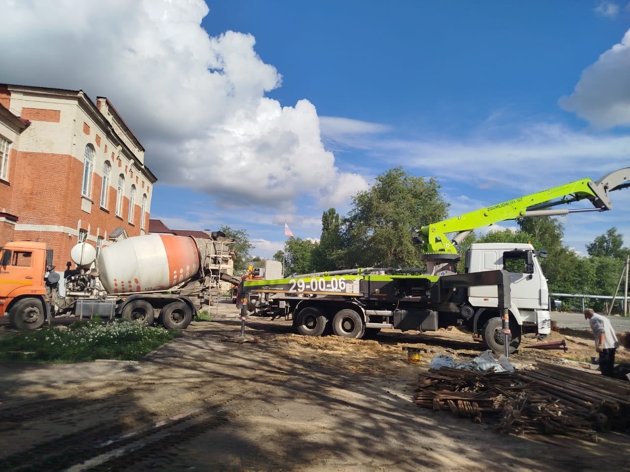 «Умная» спортплощадка в Сердобске: строительство идет полным ходом