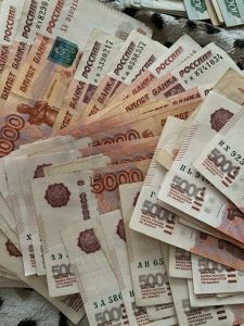 Рост зарплат в России замедлился до 5,2%