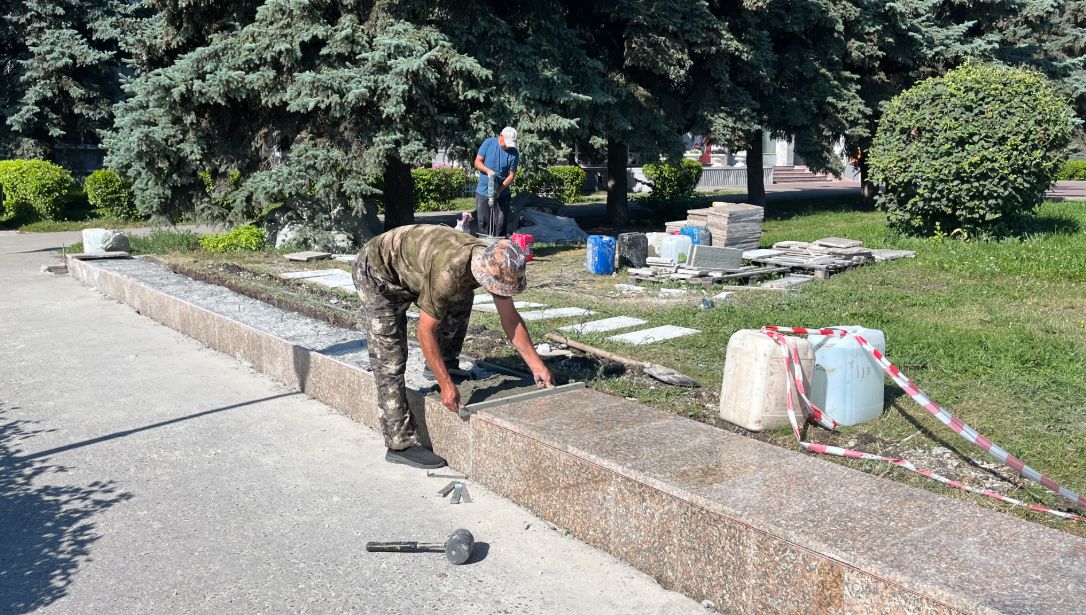 Центральная площадь Кузнецка преображается к юбилею города: как идут работы