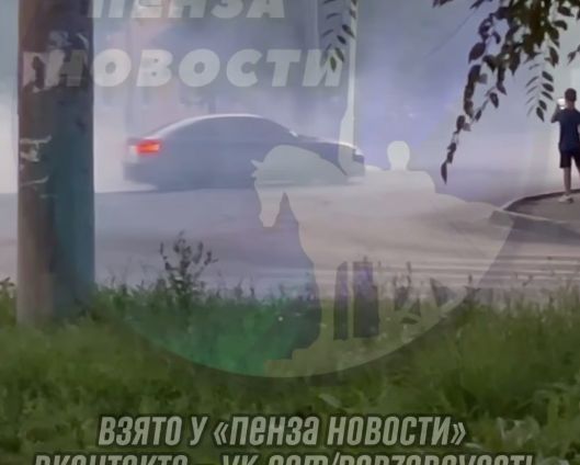 Соцсети: Дрифт у Комсомольского парка в Пензе закончился задержанием