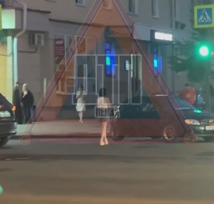 Разлетевшийся бампер и развернутый автомобиль: итоги ночного ДТП в Пензе