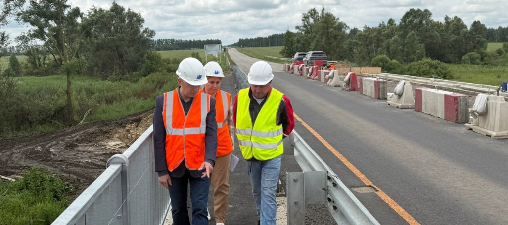 В Наровчатском районе Пензенской области ремонтируют мост через реку Каурец