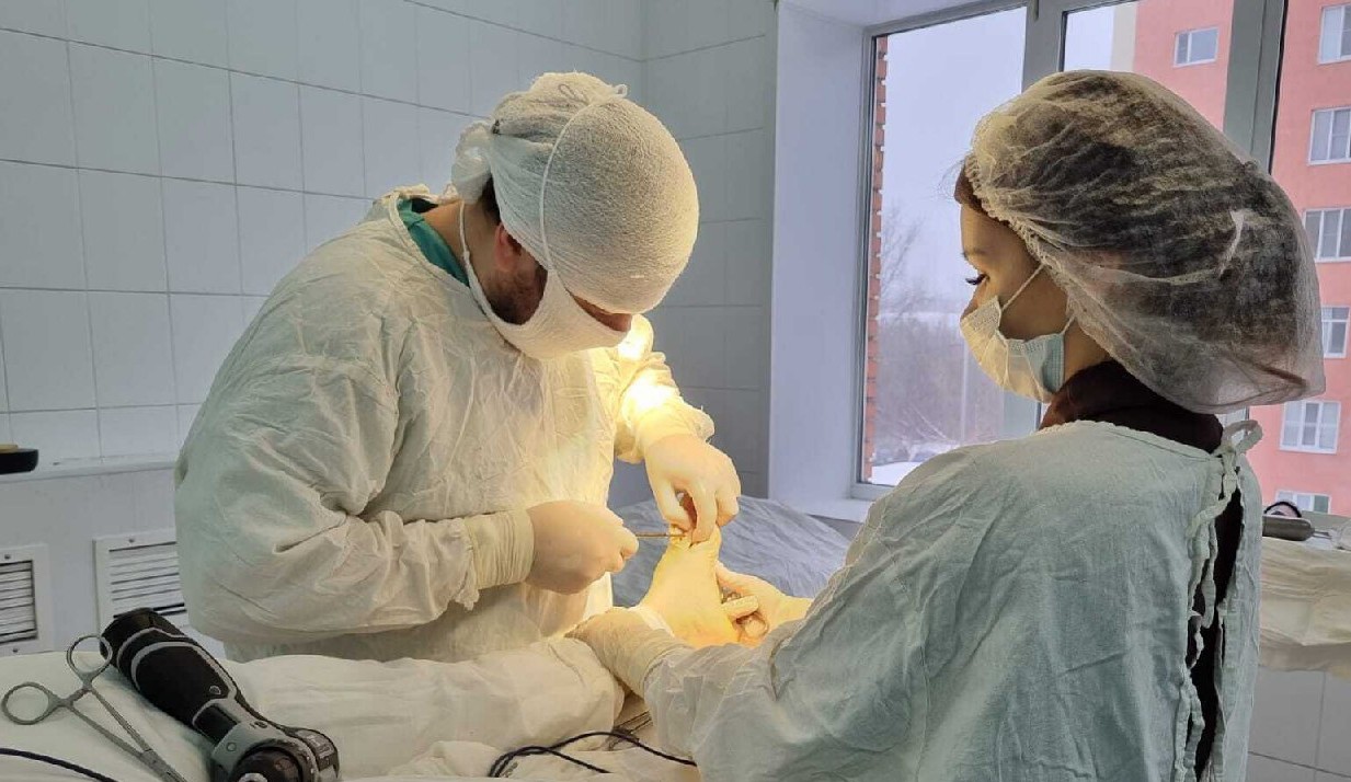 Пензенские врачи провели уникальную операцию на стопе