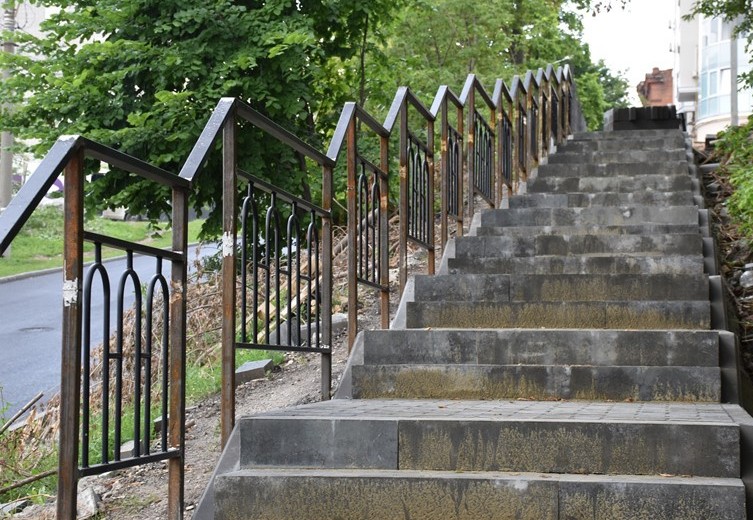 Ремонт лестницы на улице Красной в Пензе близок к завершению
