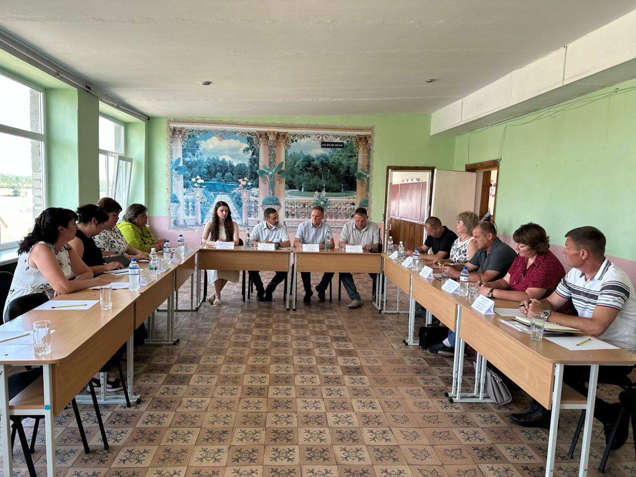 Пензенская область готовит к учебному году подшефный округ в Запорожье