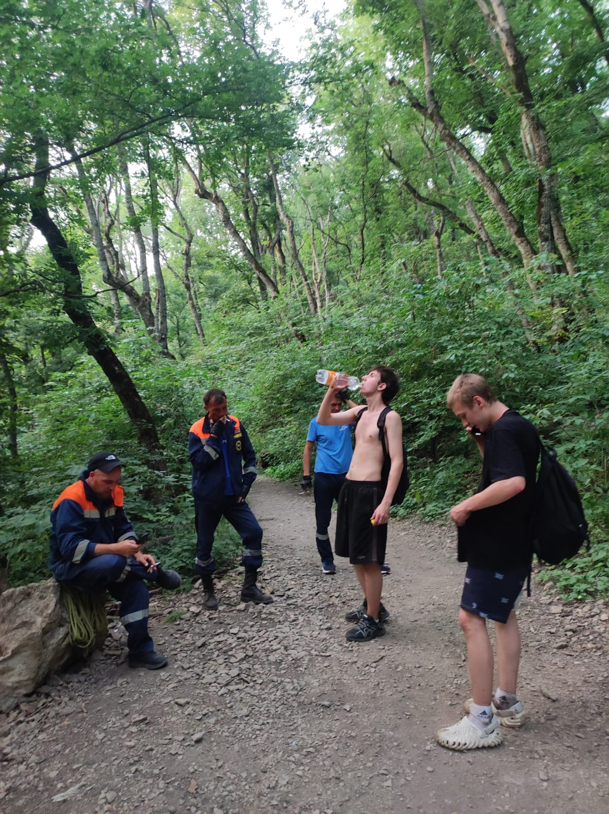 Вызвали спасателей: гора в Железноводске снова стала ловушкой для туристов