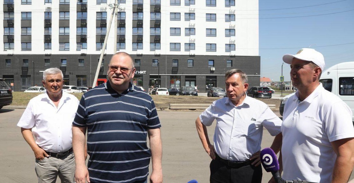 Дальнее Арбеково и Заря: Олег Мельниченко проверил строительство школ и дорог