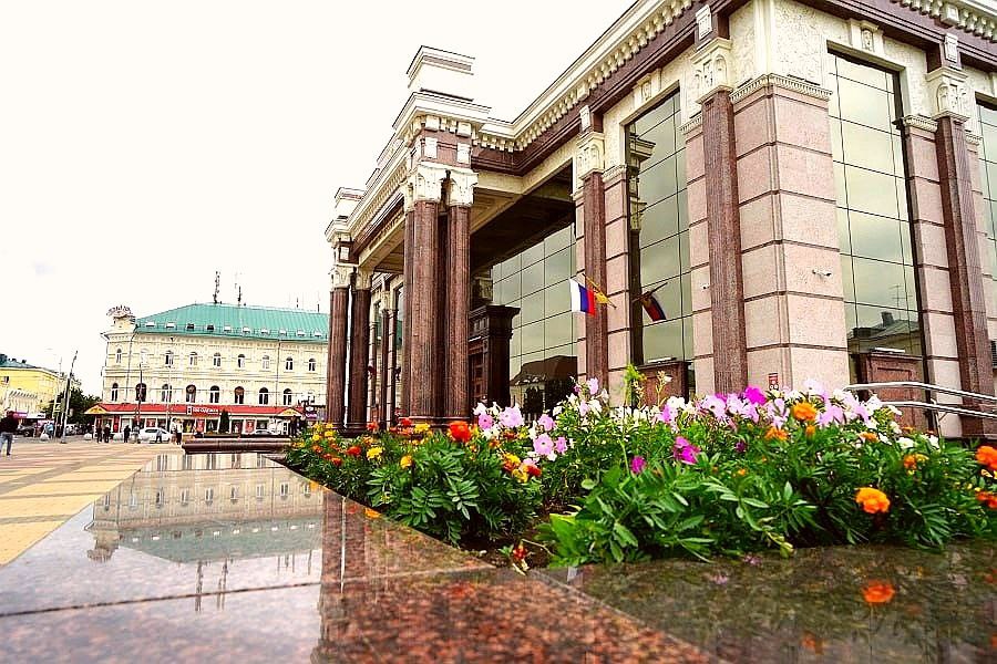 Обновление у пензенского драмтеатра: на Московской появятся новые скамейки