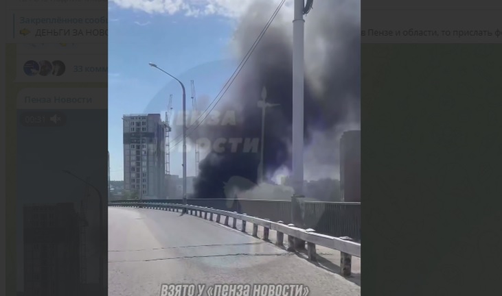 В Пензе под Толстовским путепроводом горел автомобиль