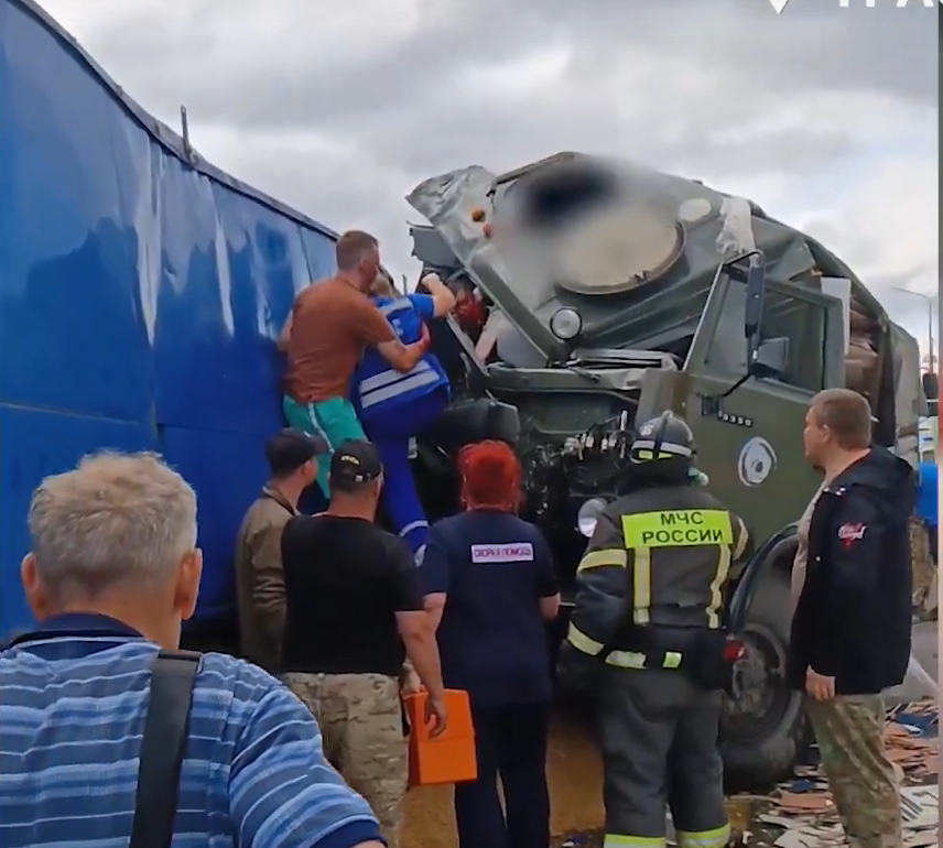 Кузнечанин Андрей Ракушин спас жизнь военнослужащего после ДТП