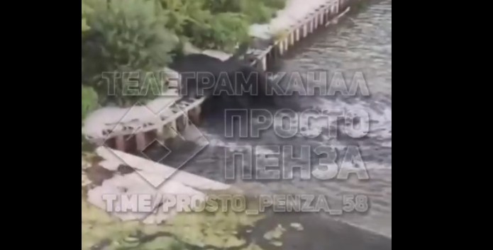 Черная жидкость в Суре: В пензенском Минлесхозе прокомментировали ситуацию