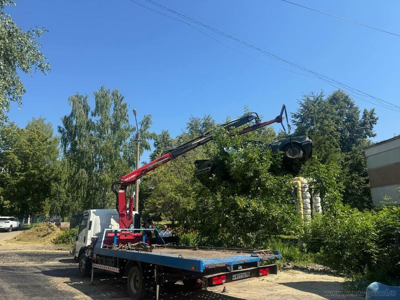 Борьба с автохламом: в Пензе эвакуирован очередной брошенный автомобиль