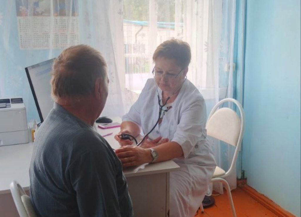 Новый фельдшер приступил к работе в поселке Владимирский Лопатинского района