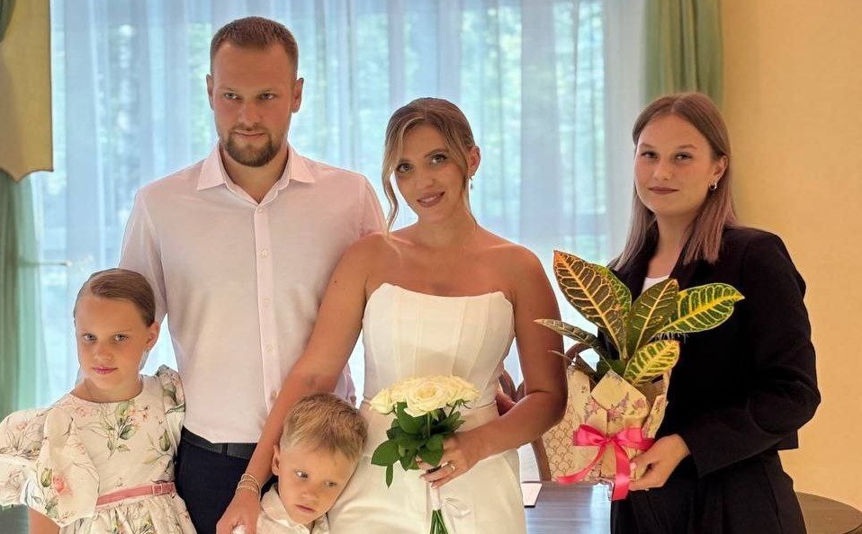 10 лет вместе: в пензенском ЗАГСе супруги отметили «оловянную» свадьбу