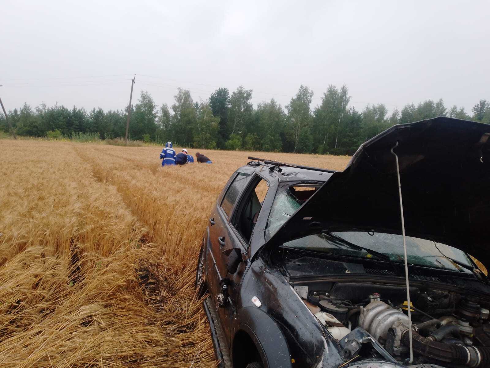 Выезжали спасатели: в Городищенском районе на трассе М5 «Нива» улетела с дороги