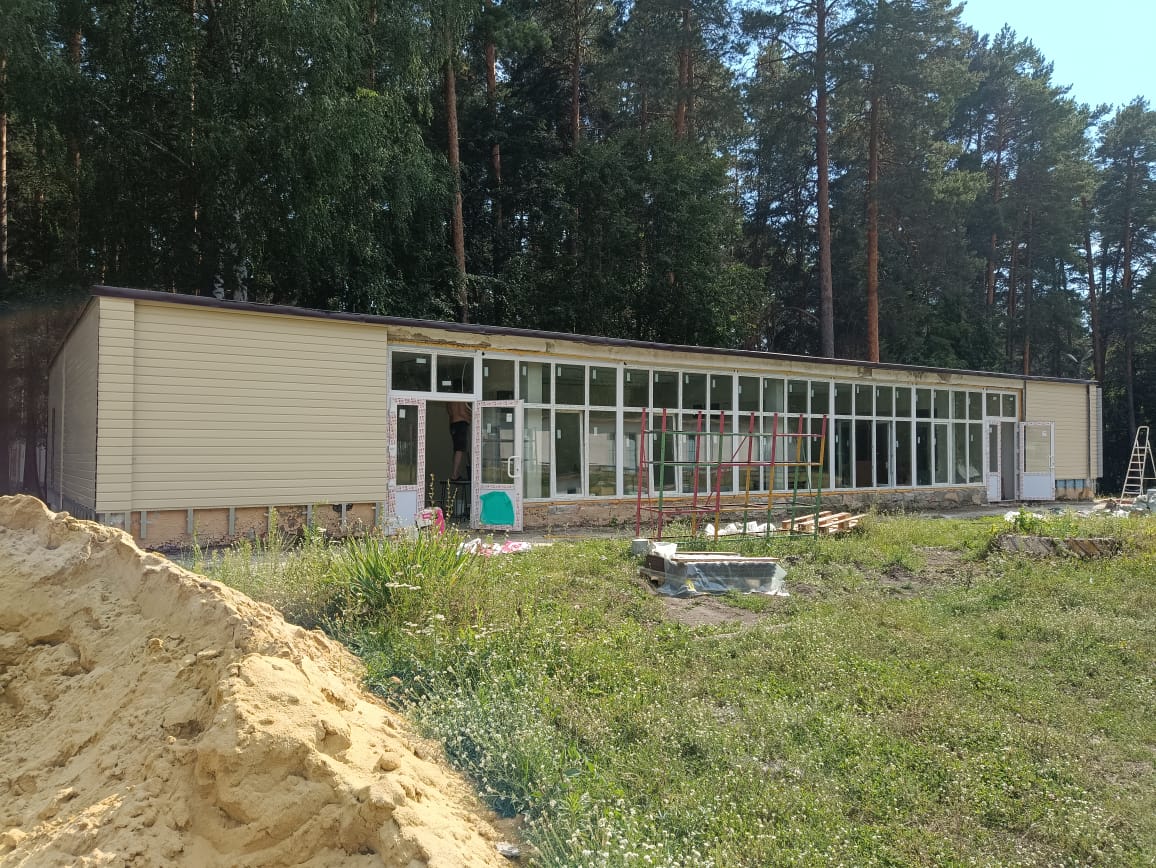 68% готовности: как преображается лагерь «Ласточка» в Кузнецком районе