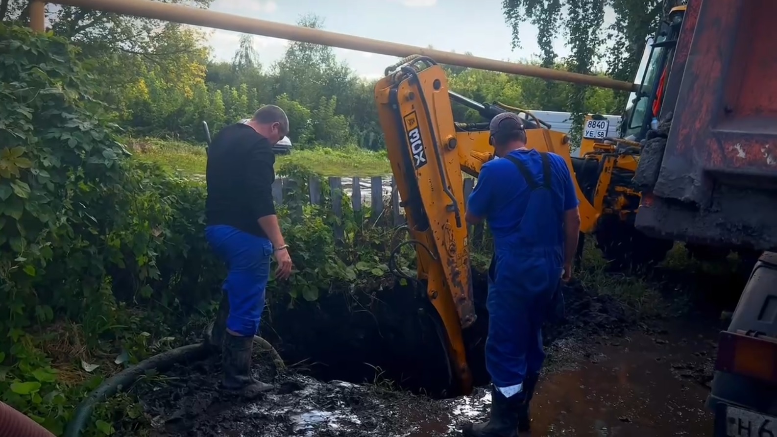 На Касторной в Пензе устранена утечка воды: ремонт завершен в кратчайшие сроки
