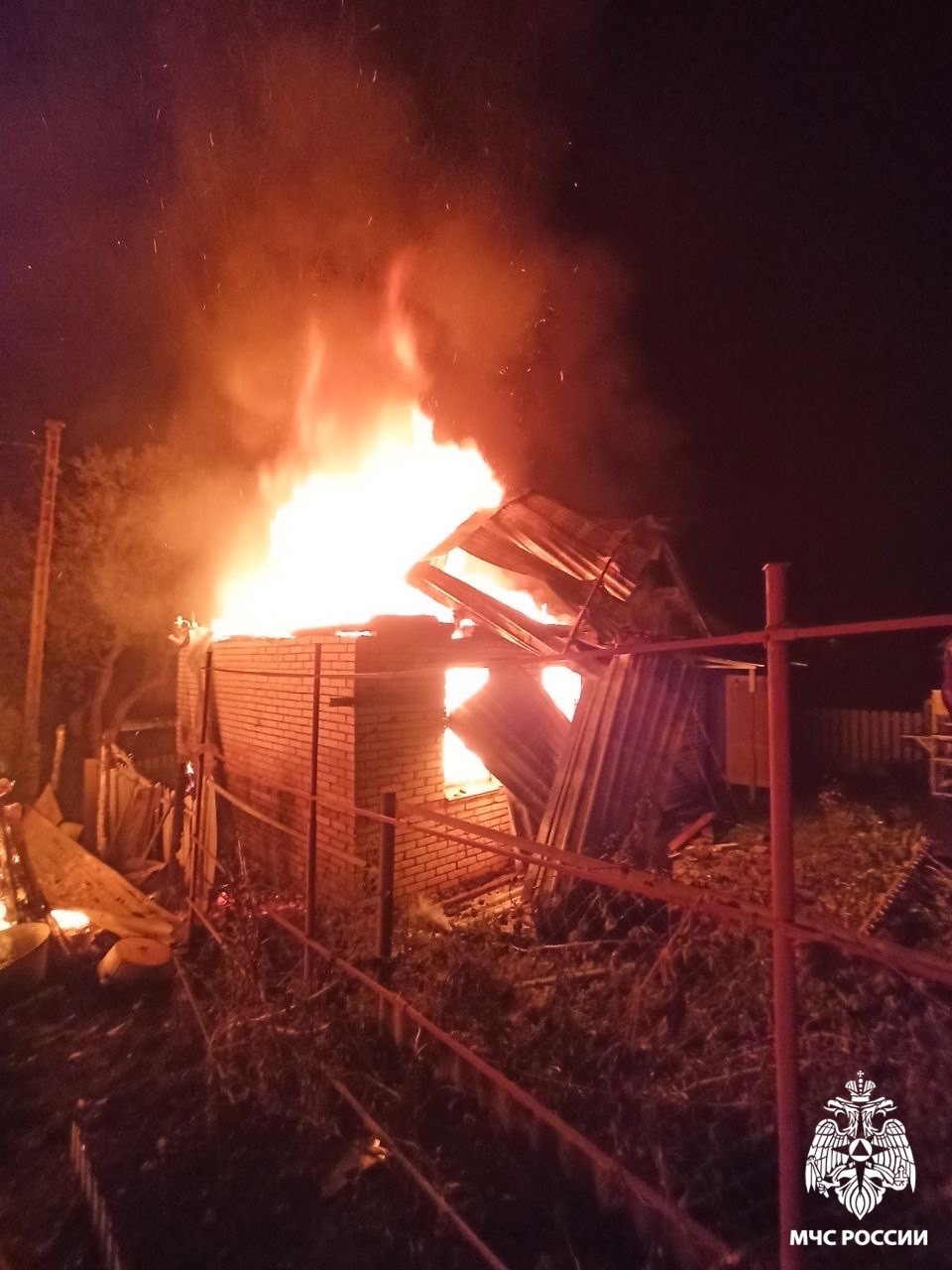 ЧП 17 августа: появилось видео с места серьезного пожара в Кузнецком районе