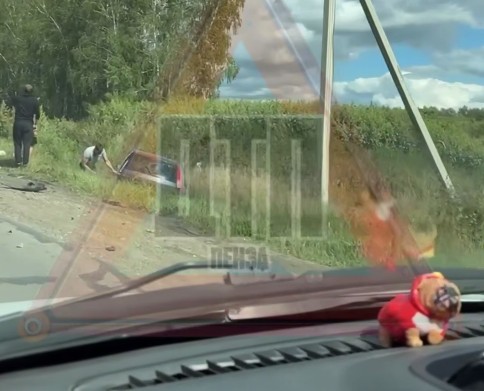 Под Пензой легковушка улетела в кювет после ДТП 26 августа