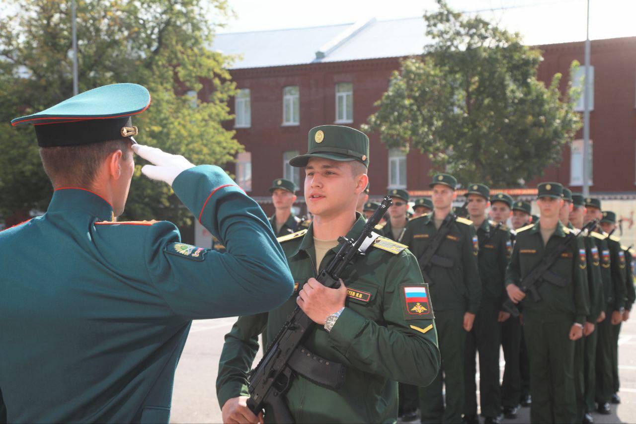 170 курсантов Пензенского артиллерийского инженерного института приняли присягу