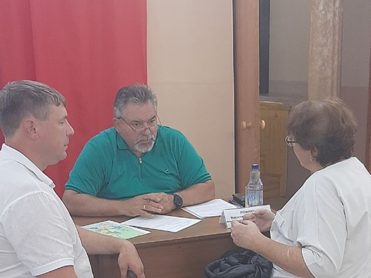 Василий Ложкин провел прием граждан в Бессоновском районе