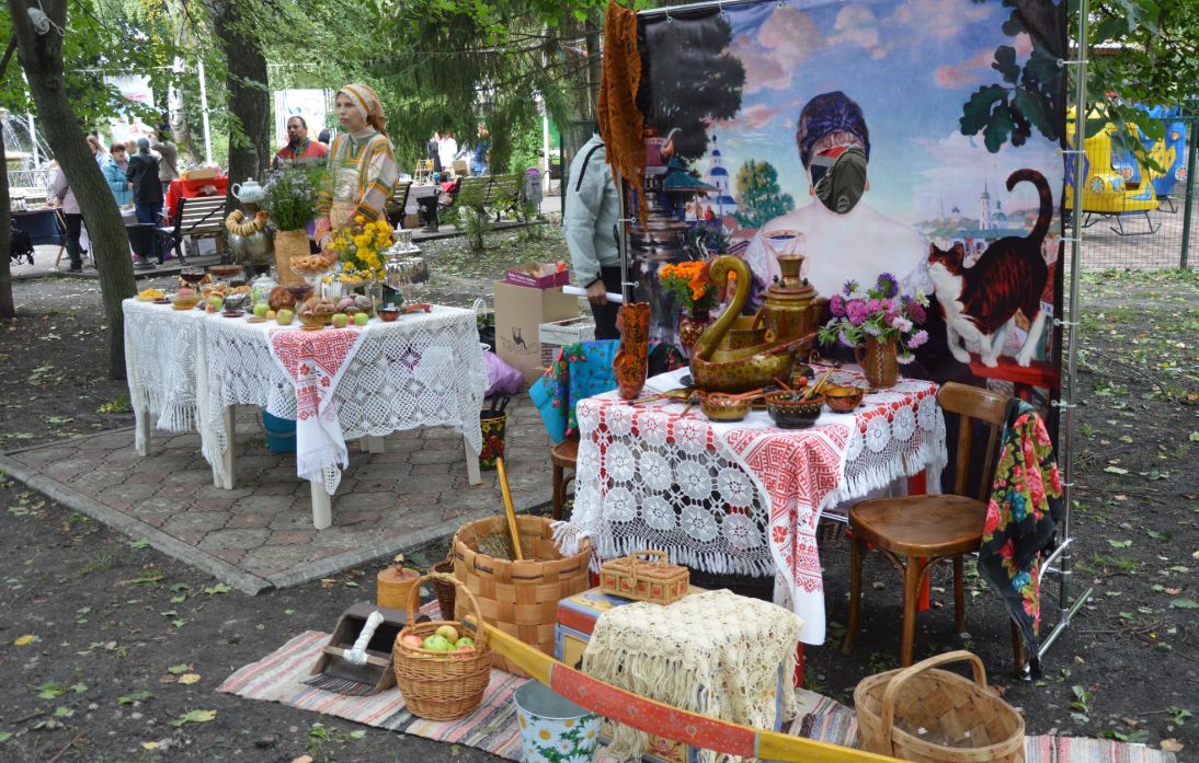 Яблочный Спас объединил кузнечан в городском парке: как прошел праздник