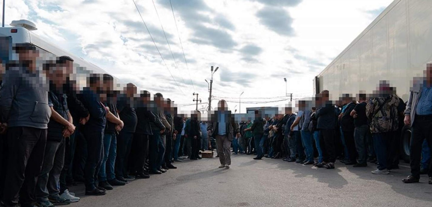 Рейд по мигрантам: в Пензенской области вручили повестки 16 уклонистам