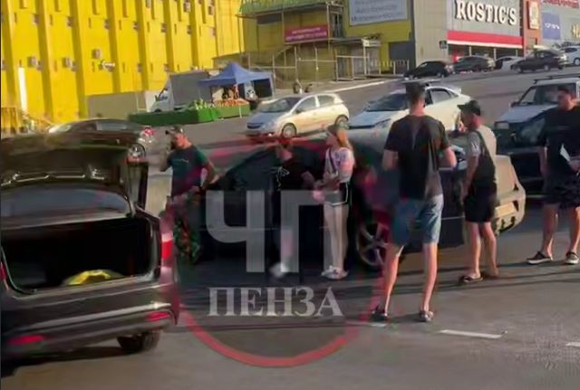 Массовое ДТП у торгового центра в Терновке парализовало движение