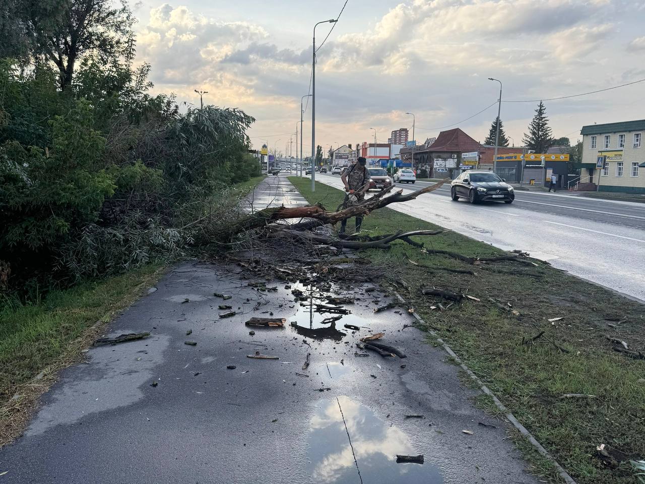 В Пензе ликвидируют последствия непогоды