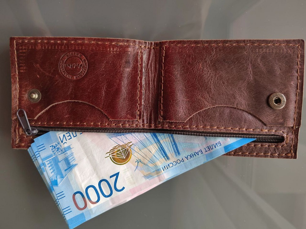 «Помог» активировать карту: в Пензе мужчина украл у родственника 90 тысяч