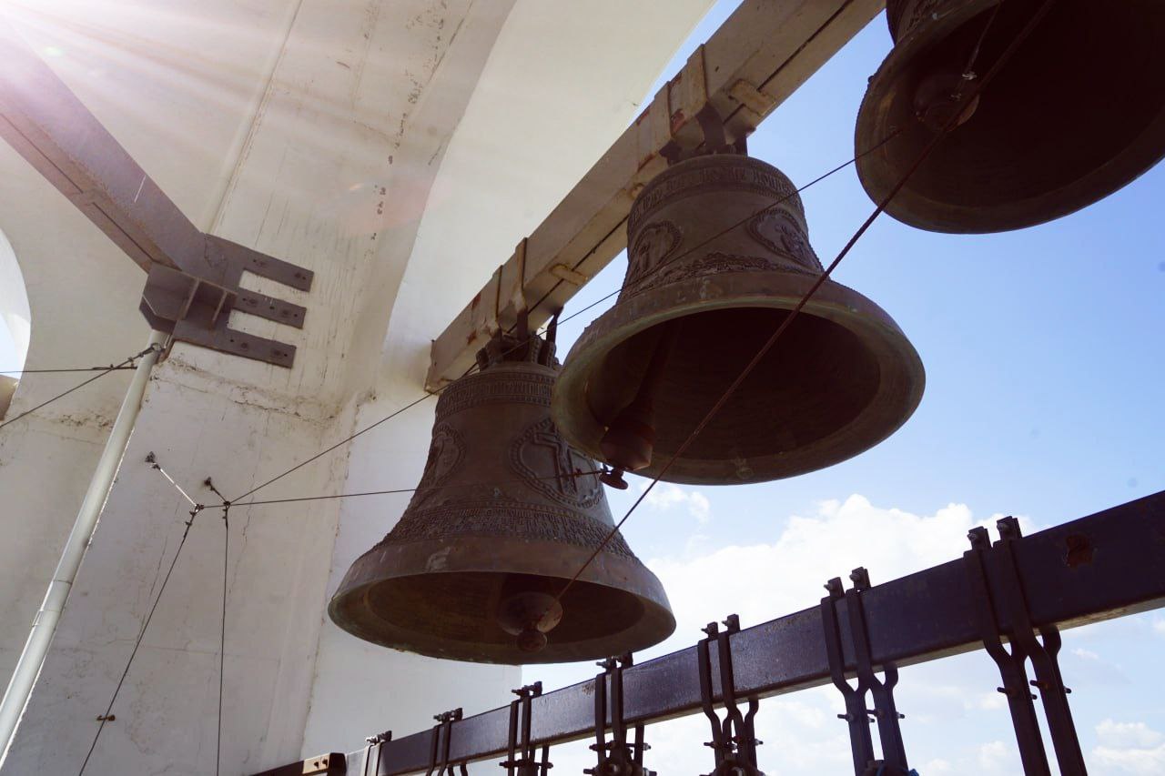 Митрополит Серафим возглавил праздничную литургию в Заречном