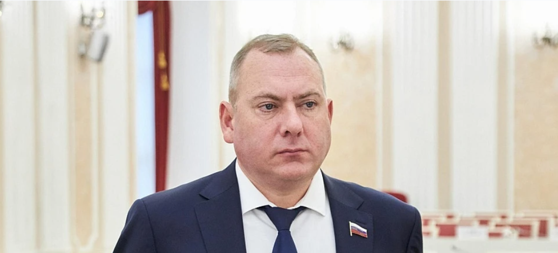 Депутат Заксобрания Владимир Вдонин вновь помог собрать детей в школу