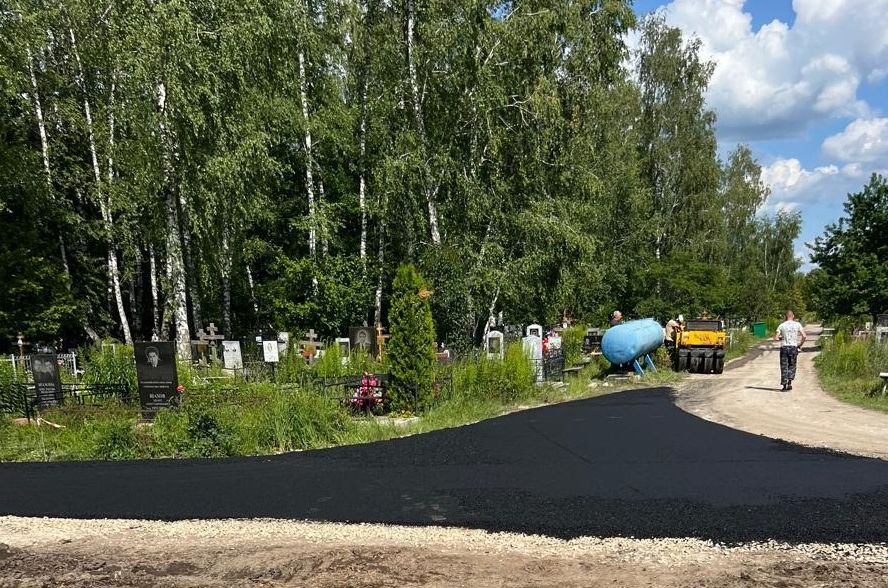 Более 7000 кубометров мусора вывезли с кладбищ Пензы с начала года