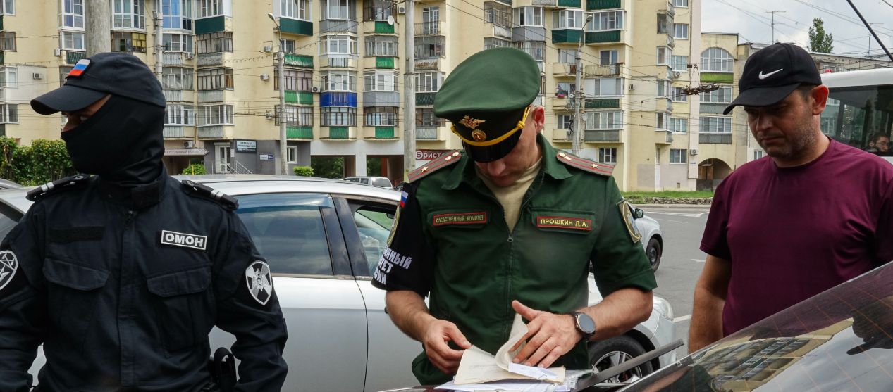 Повестки прямо на дороге: 15 водителей в Пензе нарушили правила воинского учета