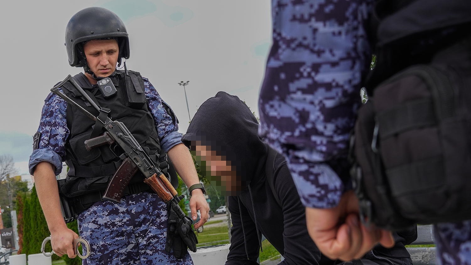 Скандал в квартире: в Пензе скрутили 18-летнего дебошира с окровавленной рукой