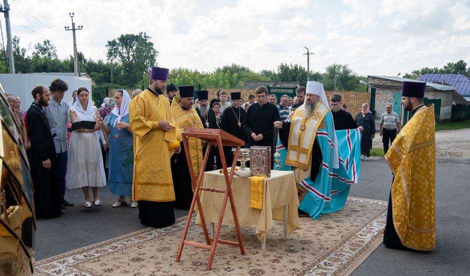 Митрополит Серафим освятил храм в селе Пензенского района