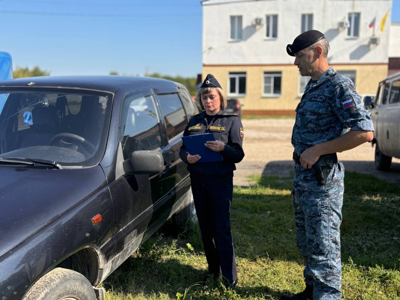 Ради «красивых» номеров бизнесвумен из Бессоновского района погасила долг