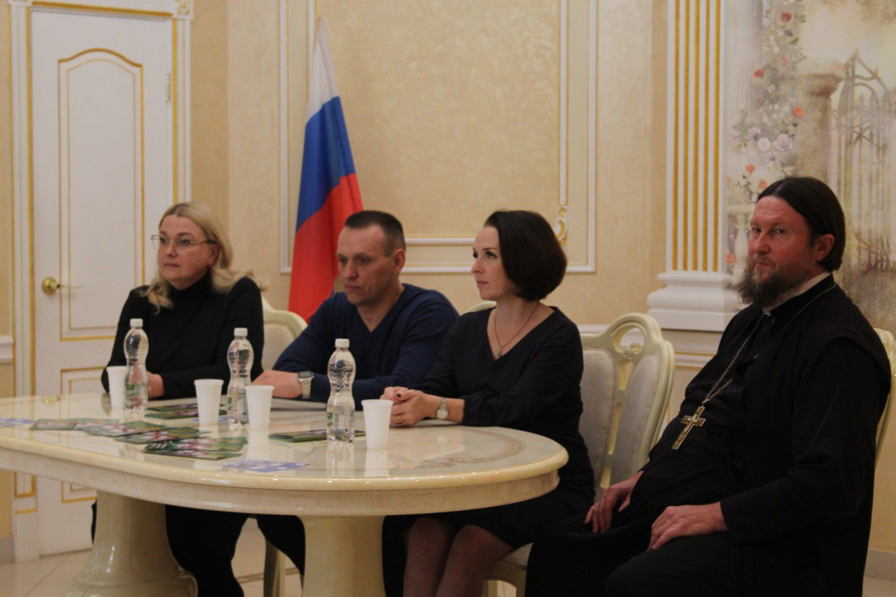 С пензенскими молодоженами в ЗАГСе начнут встречаться ветераны брака