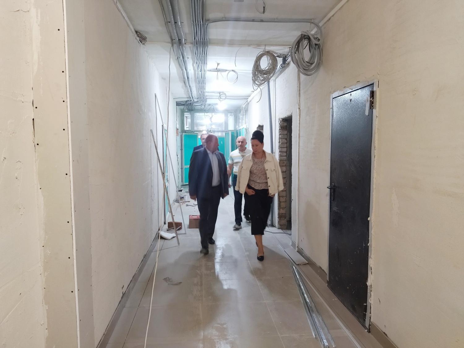 Вячеслав Космачев проверил ремонт Башмаковской районной больницы