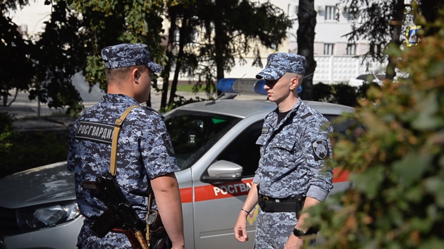 В Пензе молодой мужчина пытался пронести мимо кассы неоплаченные продукты