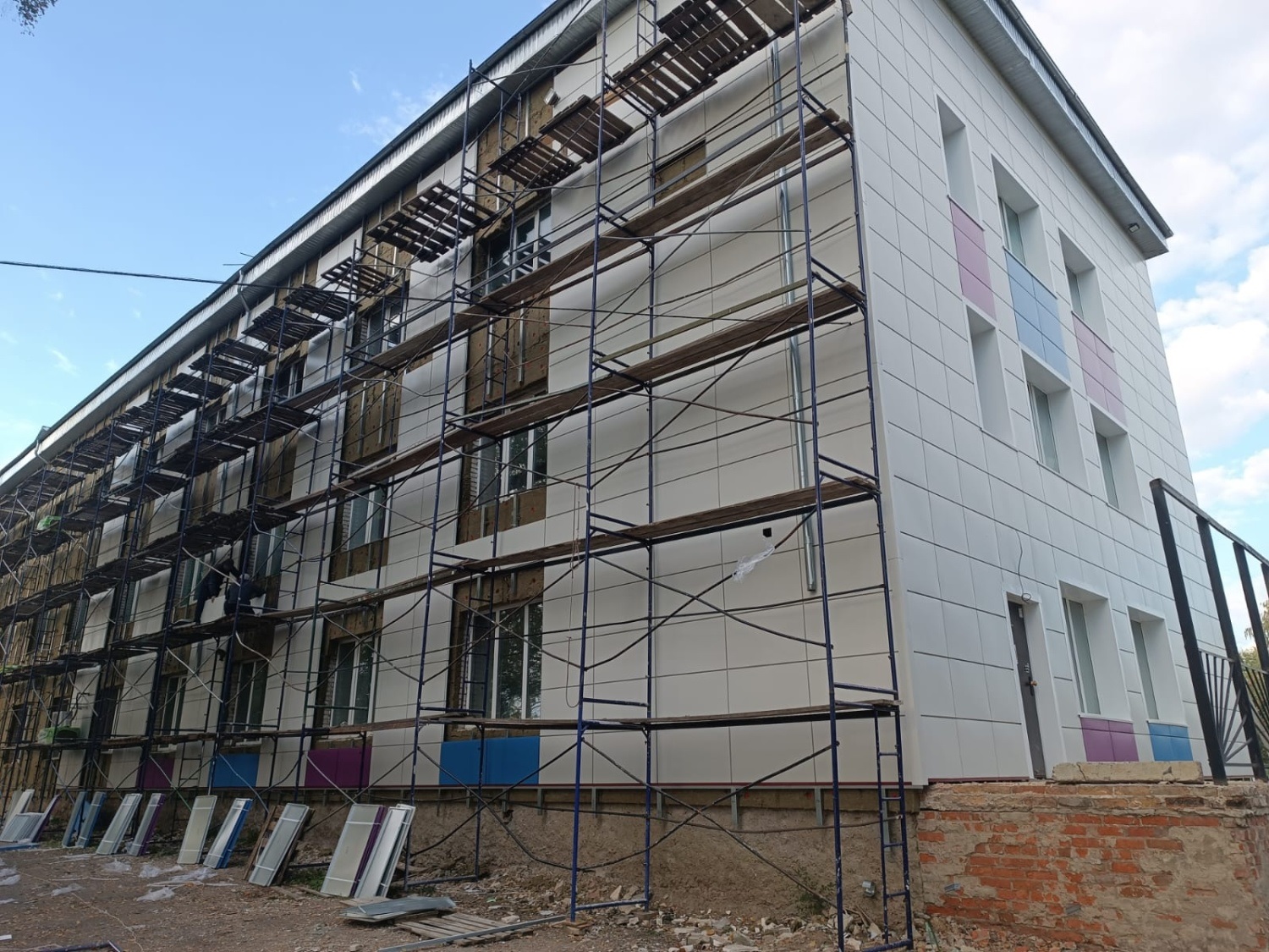 Фасад Иссинской участковой больницы обновили на 90 процентов