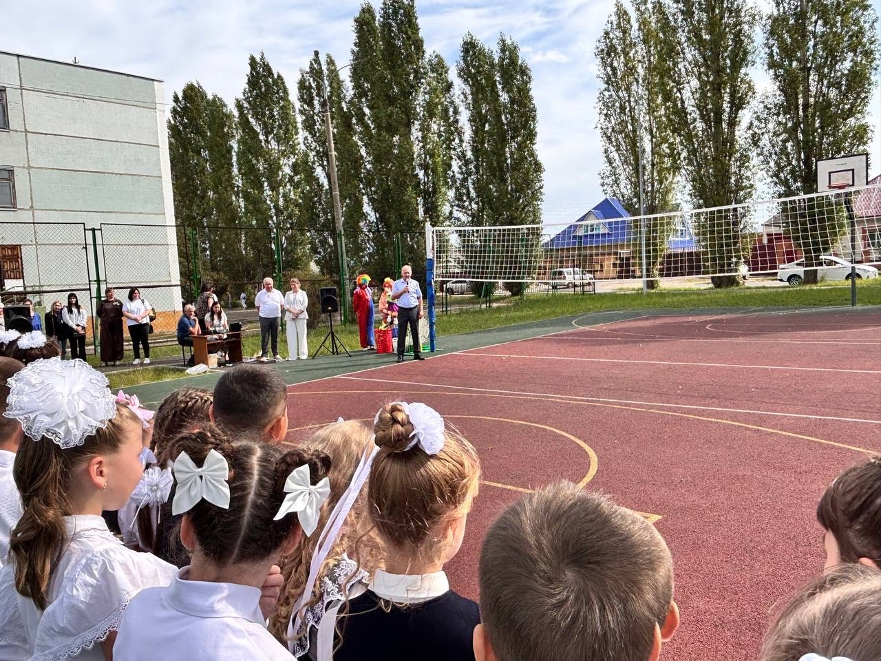 В Кузнецке ко Дню знаний открыли новую игровую площадку у школы №8