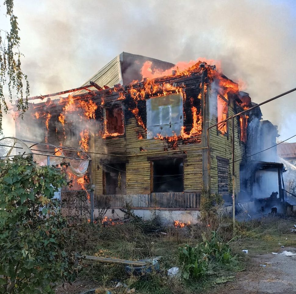 Пензенцы требуют сноса горевшего на улице Пархоменко дома